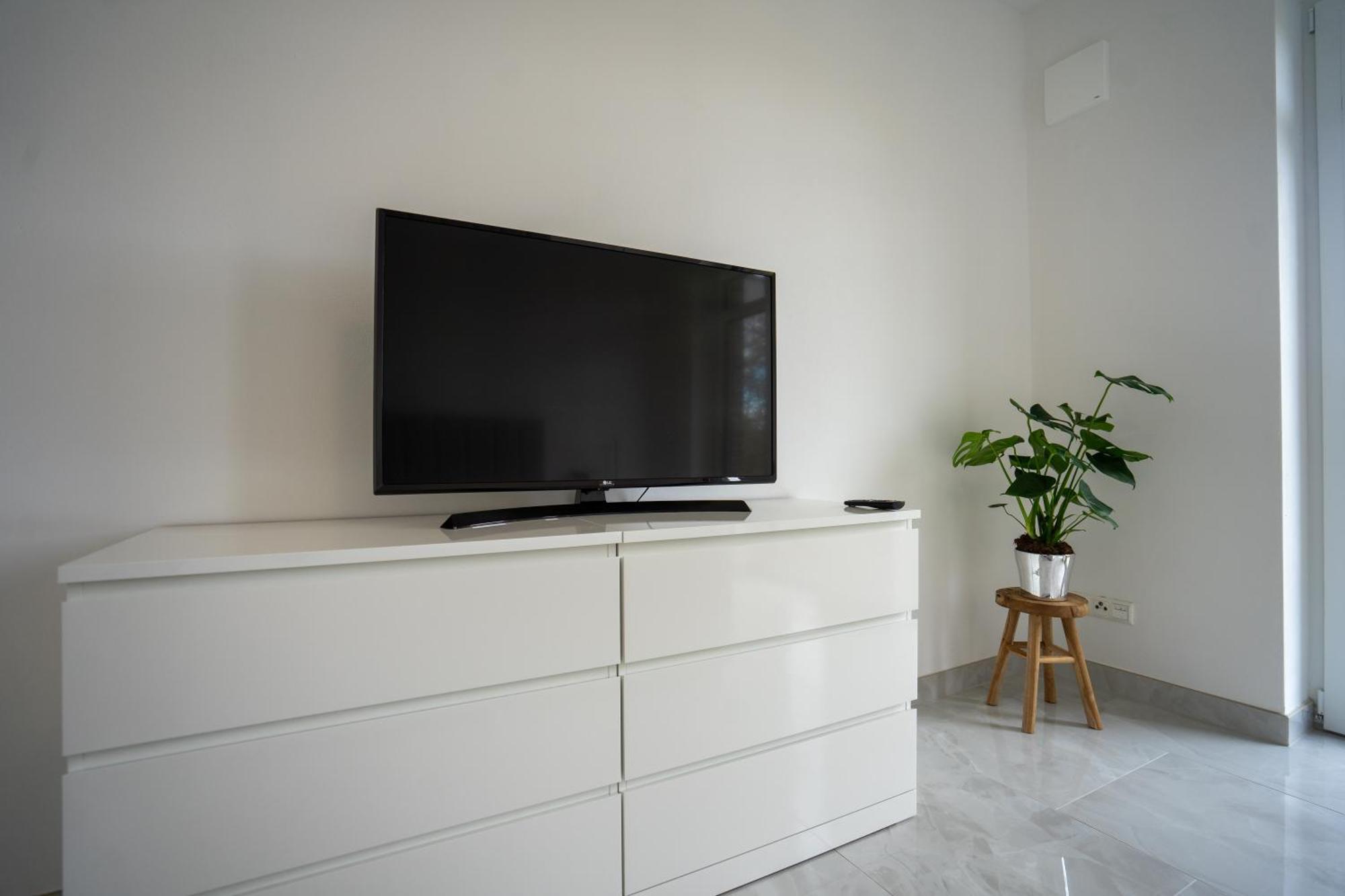Rhauderfehn Tomkes Ferienwohnung Am See מראה חיצוני תמונה