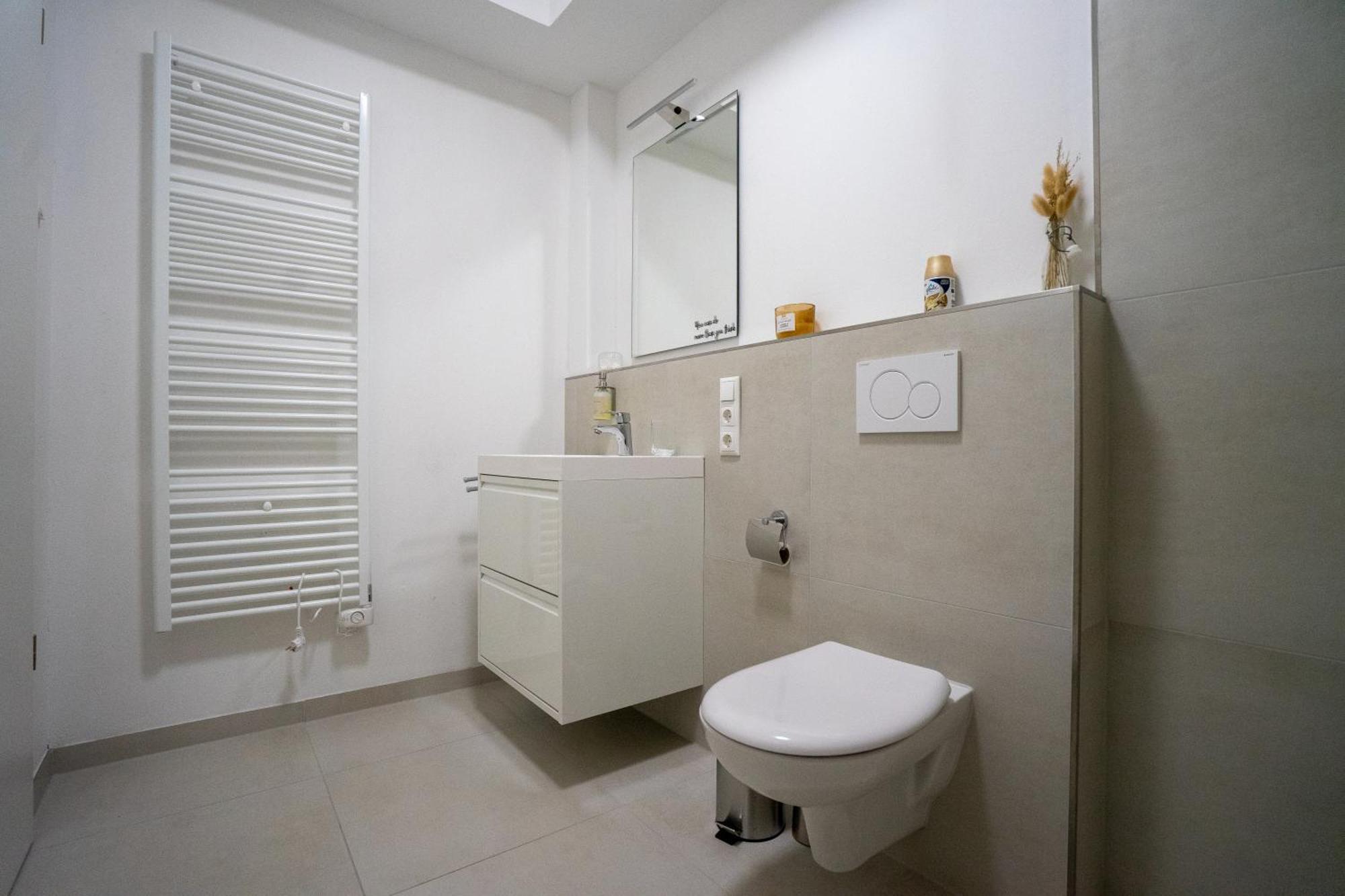 Rhauderfehn Tomkes Ferienwohnung Am See מראה חיצוני תמונה