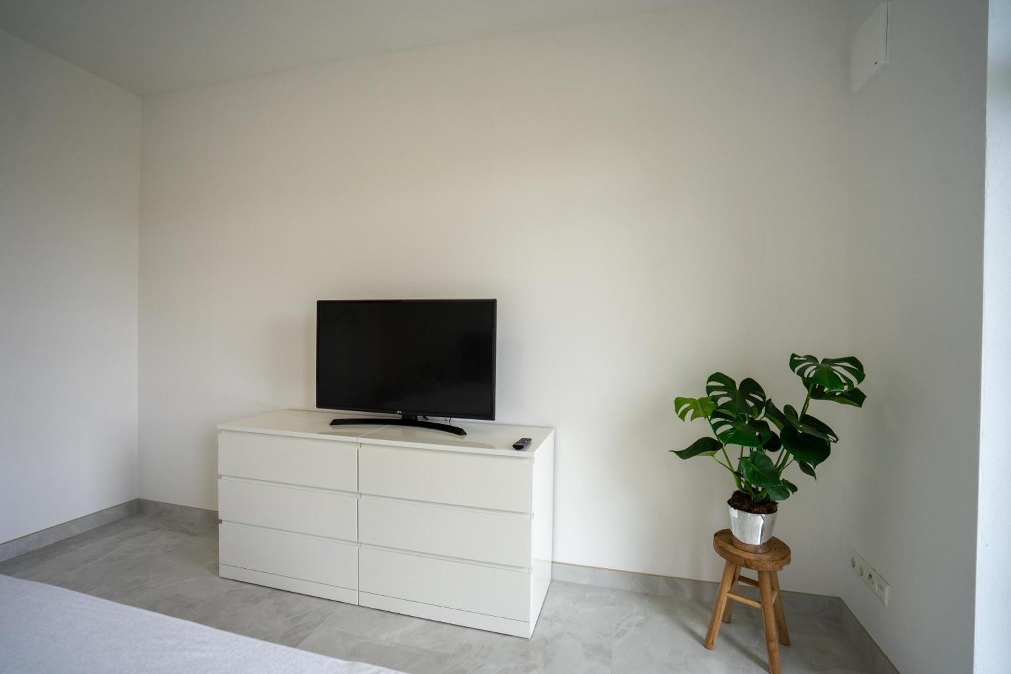 Rhauderfehn Tomkes Ferienwohnung Am See מראה חיצוני תמונה